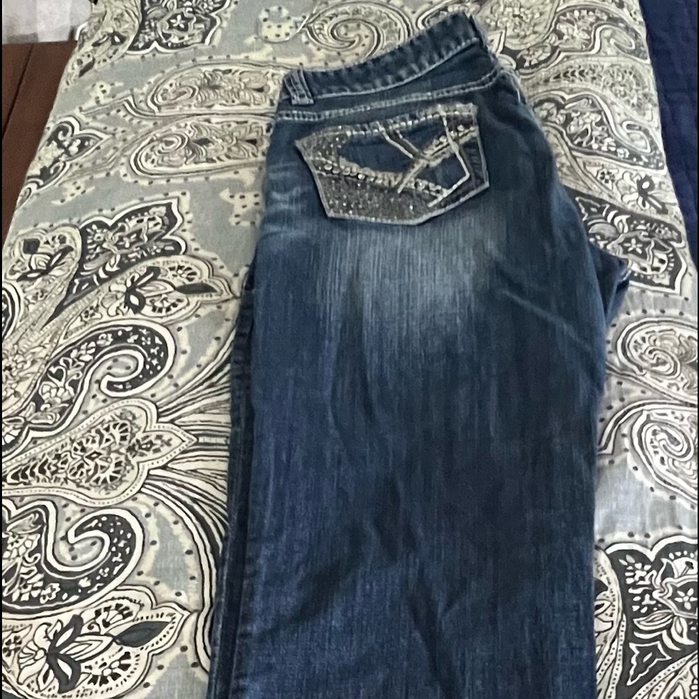 Rock and roll Cowgirl like new jeans.